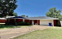 526 Ridgewood St, Enid, OK 73701