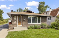 5902 W Maple Avenue, Berkeley, IL 60163