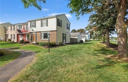 37 Summit Knolls Drive, Webster, NY 14580