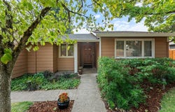 4154 5TH St, Hubbard, OR 97032