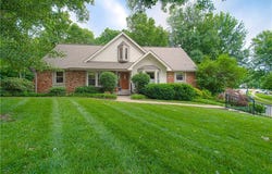 1144 Camelot Drive, Liberty, MO 64068