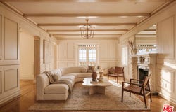 8233 Roxbury Rd, Los Angeles, CA 90069