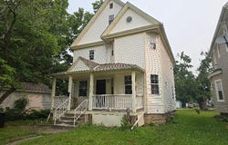 355 12th, Elyria, OH 44035