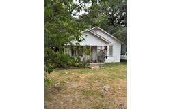 603 Davis Avenue, Yoakum, TX 77995