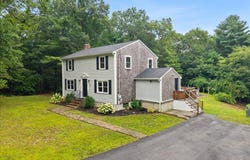 46 Harvard St, Halifax, MA 02338