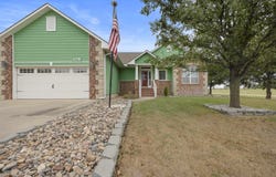 1120 Split Oak Dr, Newton, KS 67114