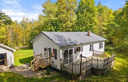 25 Brandy Lane, Hudson, ME 04449