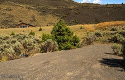 218 E River Road, Emigrant, MT 59027
