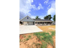 301 E San Bernard St, Brazoria, TX 77422
