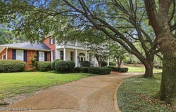 64 Saint Andrews Place, Jackson, MS 39211