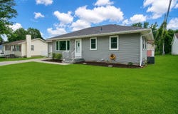 1129 Maxine Avenue, Waterloo, IA 50701