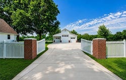 3318 S Bellechase Drive, Grain Valley, MO 64029