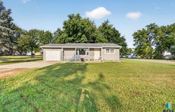 400 S Jefferson St, Humboldt, SD 57035