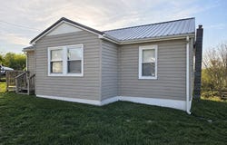 6 Wolfsnare Ln, Fries, VA 24330