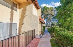7718 Via Napoli, Burbank, CA 91504