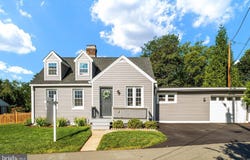 10 CHURCH Street, ROUND HILL, VA 20141