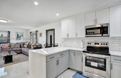 320 NE 33rd St, Oakland Park, FL 33334