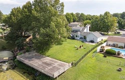 24 Islander Drive, Brighton, IL 62012