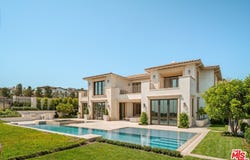 18 Swimmers Point, Newport Coast, CA 92657
