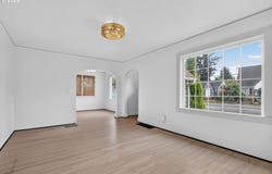 2275 CENTER St NE, Salem, OR 97301