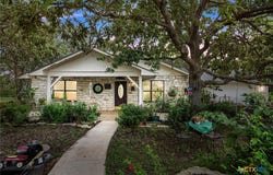 3413 Fm 1185, Lockhart, TX 78644