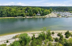 47 Shore Road, Stony Brook, NY 11790