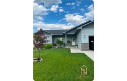 308 Park View Drive, Garden City, KS 67846
