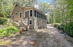 208 Colony Road, Dillard, GA 30537