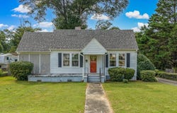 226 Irby Avenue, Laurens, SC 90613-1800