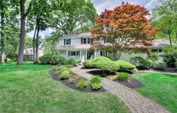 22 Pine Top Road, Barrington, RI 02806