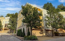 2011 Villa Carabelli Drive, Cleveland, OH 44106