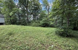 Shoreline Circle, LaFollette, TN 37766