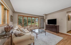 2600 Somia Drive, Parma, OH 44134