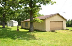 20881 Lawrence 2052, Everton, MO 65646