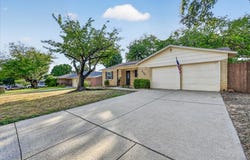 1121 Greendale Drive, Bedford, TX 76022