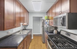 1000 S LORRAINE Road, Wheaton, IL 60189