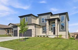 413 Woodview Drive, Raymore, MO 64083