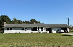 8993 S morrice Road, Morrice, MI 48857