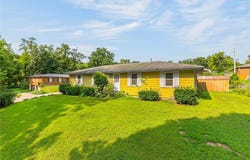 28 Forest Lane, Lexington, MO 64067