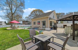 10 Par Dr, Somers Point, NJ 08244