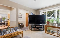 27952 Thomas Avenue, Warren, MI 48092