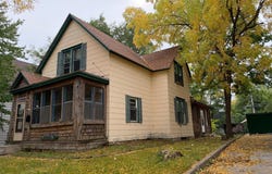 894 5th Street E, Saint Paul, MN 55106