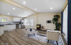 86 Windsor Road, Hawley, PA 18428