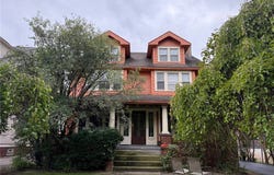 2580 Colchester Road, Cleveland Heights, OH 44106
