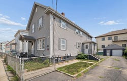 190 Raymond St, Fall River, MA 02723