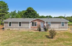 258 Pathfinders Way, Smithville, TX 78957