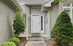 3948 SW Stonybrook DR, Topeka, KS 66610