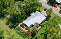 165 10th St, Apalachicola, FL 32320