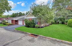 29 Glen Drive, Ridge, NY 11961