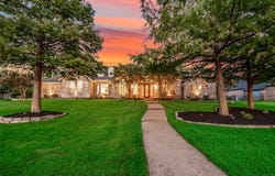 324 E Carruth Lane, Double Oak, TX 75077